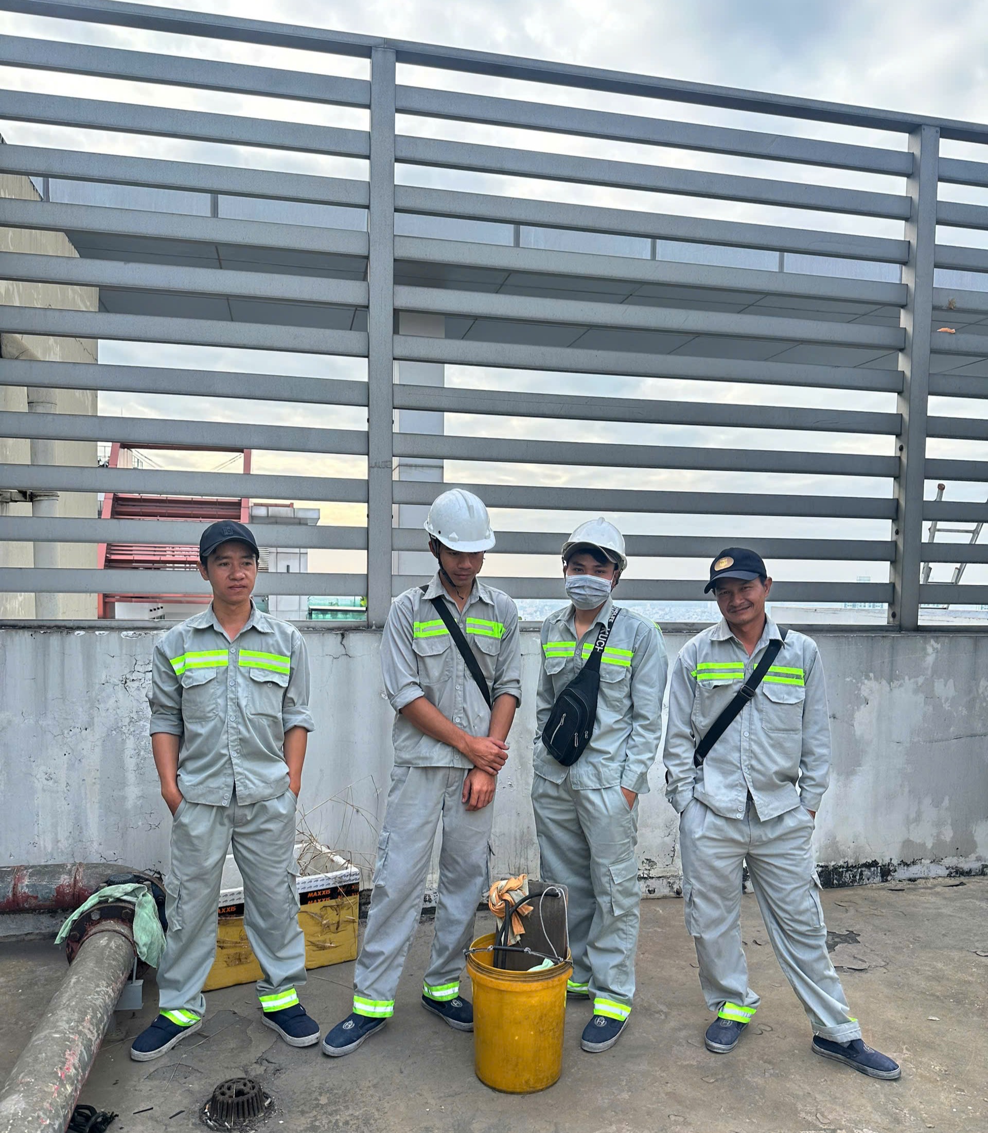 Đội ngũ chuyên nghiệp Vệ Sinh Gia Huynh